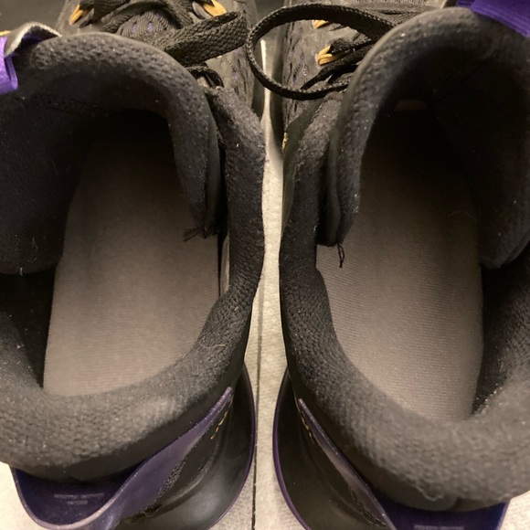Nike LeBron James Witness 5 Basketball Shoe Black Purple Gold Lakers Mens SZ 13 - Picture 10 of 16